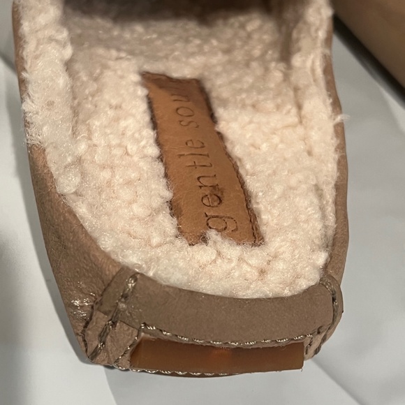 NIB Gentle Souls Mina Driver Mule Cozy by Kenneth Cole Indoor Outdoor Shoes New - Picture 6 of 7